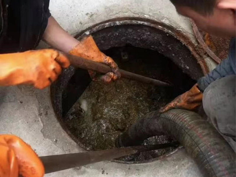 姑苏清理化粪池时如何避免沼气的危害?